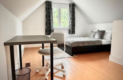 Flesherton House | Cottage Retreat on 11 Acres
