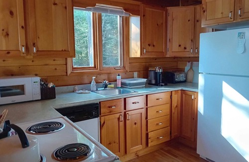 Lewis Lake Cottage | Cottage retreat on Lewis Lake with hot tub