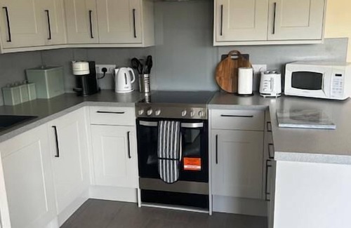 Sherborne Cottage | Cottage Retreat- Sleeps 4, Garden,