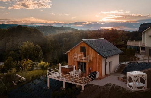 Spodnja Polskava Ski Chalet | Cottage Retreat with Hot Tub & Sauna