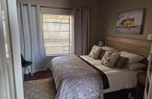 Bloemfontein Apartment | Cottage Rose 2