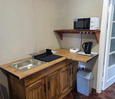 Bloemfontein Apartment | Cottage Rose 2