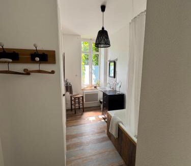 Saint-Laurent-sur-Sevre House | Cottage-Saint Laurent sur Sèvre