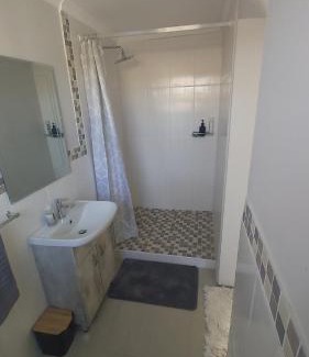 Berea Apartment | Cottage self catering unit with ensuite.