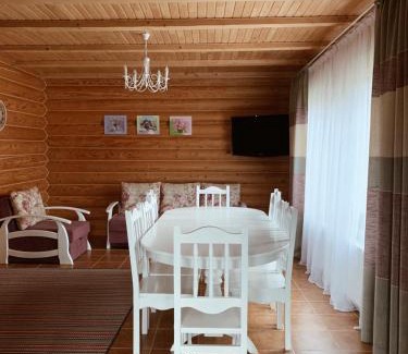 Mykulychyn Ski Chalet | Cottage Simka