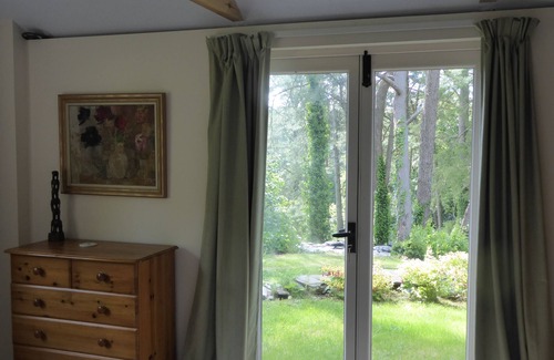 Goveton Cottage | Cottage Sleeps 2 in Bedroom + 2 on sofa bed in sitting room with privacy curtain