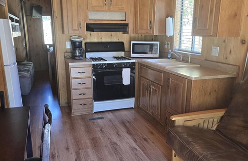 Winters Cottage | Cottage, Sleeps 6 - Roomy 1 Bedroom Cottage, Sleeps 4-6
