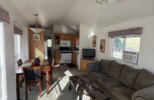 Winters Cottage | Cottage, Sleeps 6, Wheelchair & Pet Friendly - Roomy Cottage with Kitchen, Sleeps 6, Wheelchair & Pet Friendly