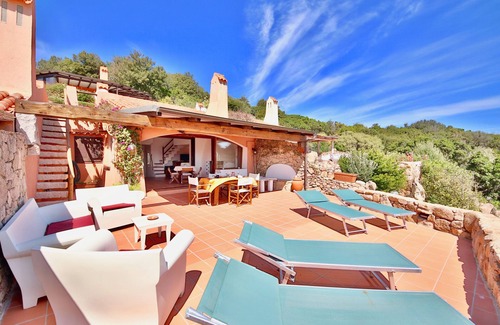Punta Sardegna Cottage | COTTAGE SMERALDA -5pax w/private jacuzzi terrace and shared Pool Seaview