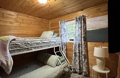The Bluff Cottage | Cottage steps from Parlee Beach in Pointe-Du-Chene