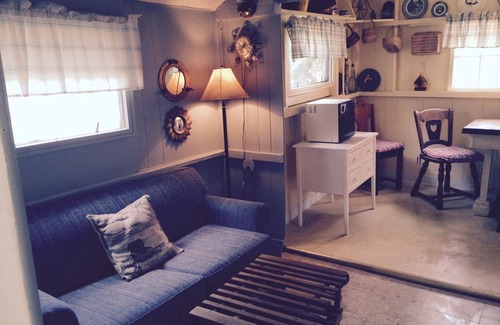 Onset Cottage | Cottage steps to the beach