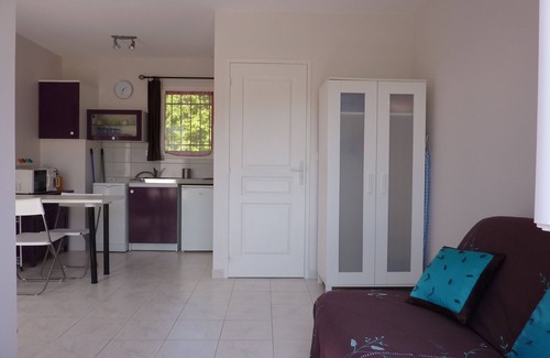 Ucel House | cottage studio lavandin calm and cozy