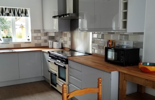 Colchester Cottage | Cottage Style house in a Central Location for all the local amenities