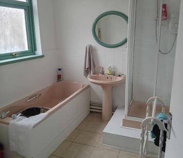 Pentre House | Cottage Style in Ystrad, Double room