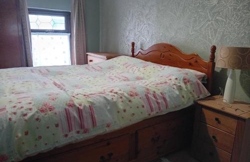 Pentre House | Cottage Style in Ystrad, Double room