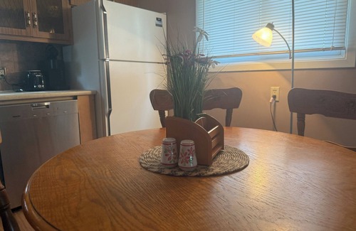 Chatham-Kent Cottage | Cottage Style Single Level 2 bed Cozy House for nature lovers
