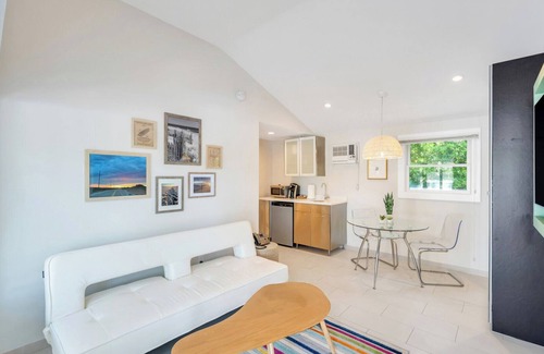 Hampton Bays House | Cottage Suite in Boutique Hotel, Heart of Hampton Bays, Waterfront.