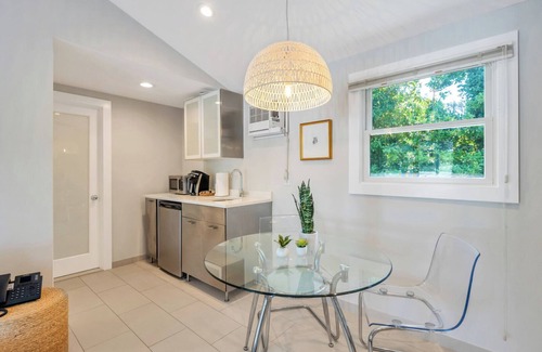 Hampton Bays House | Cottage Suite in Boutique Hotel, Heart of Hampton Bays, Waterfront.