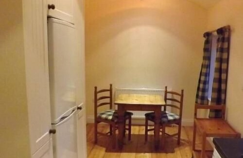 Boncath Cottage | Cottage The Parlour room at Wernddofn