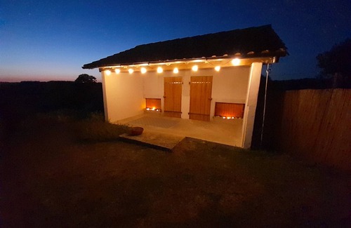 Ambleville House | Cottage 'Vacation Rental' with Private Terrace, Private Garden and Wi-Fi