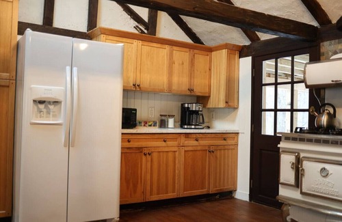 Cairo House | Cottage w/hot tub 15min to Windham & Catskill