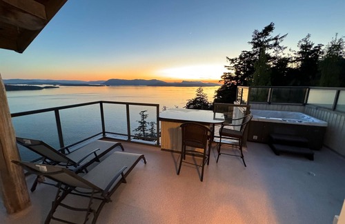 Pender Island Cabin | Cottage w/Vantage Suites at Sahhali on the Bluffs