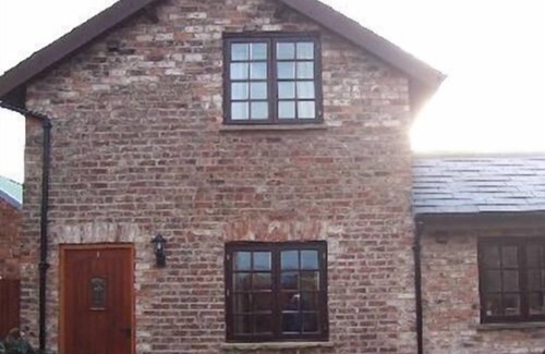 Flaxton Cottage | Cottage Wash House at Thompsons Arms Holiday Lets + B & B