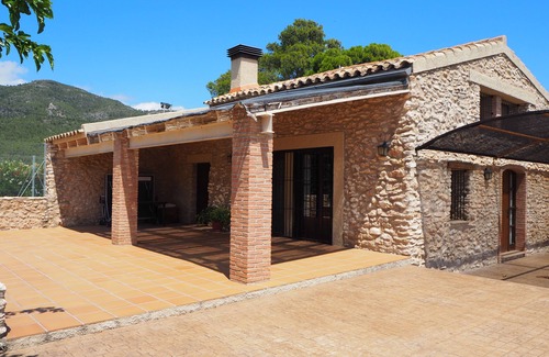 Roquetes Cottage | Cottage with fenced garden and tennis court, basketball. ideal for families.