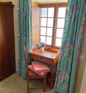 El Jaral House | Cottage with 2 Bedroom, 2 Bathrooms, Heated solar Pool, Sauna, Jacuzzi, Garden