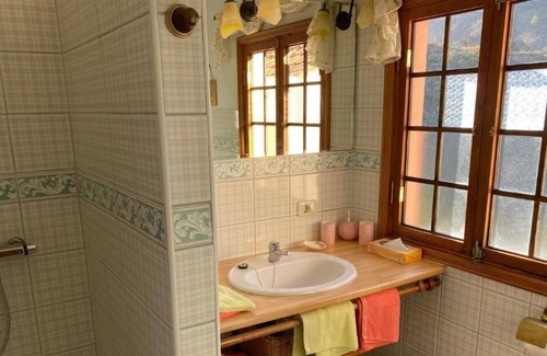 El Jaral House | Cottage with 2 Bedroom, 2 Bathrooms, Heated solar Pool, Sauna, Jacuzzi, Garden