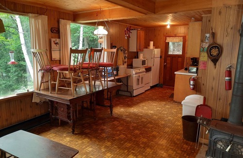 Unorganized Centre Parry Sound House | Cottage with 40' Dock! Beautiful lake with excellent fishing.
