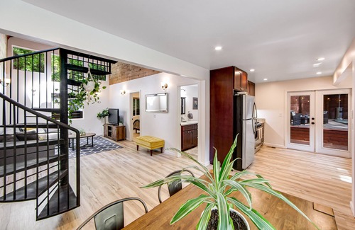Rio Nido House | Cottage with a large patio, free WiFi, washer/dryer, & gas grill