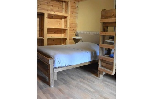 Les Moussieres House | Cottage with Balcony in the Haut-Jura Natural Park