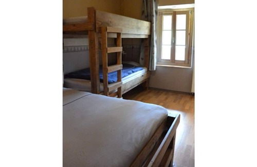 Les Moussieres House | Cottage with Balcony in the Haut-Jura Natural Park