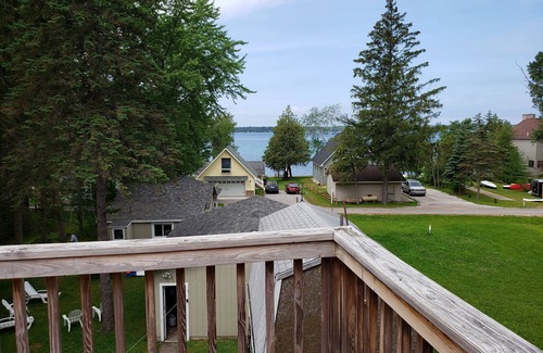 Central Lake Cottage | Cottage with deeded access to the beautiful Torch Lake