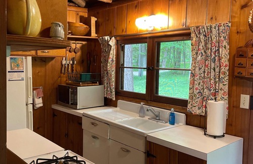 Maple City Cottage | Cottage with direct access on Big Glen. Pets Ok. 3 day min after Labor Day.