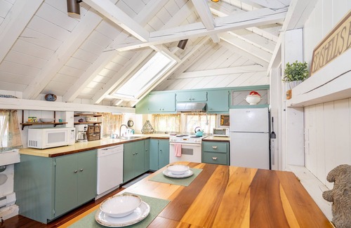 Great Neck Cottage | Cottage with Direct Water Access!