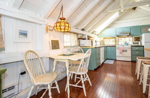 Great Neck Cottage | Cottage with Direct Water Access!