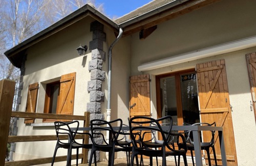 Puy-Saint-Gulmier House | Cottage with private pond in lush greenery 35 minutes from Vulcania