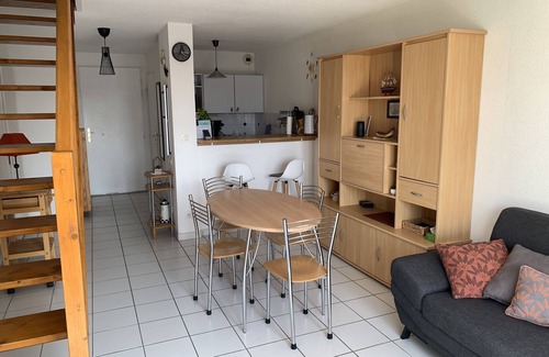 Dives-sur-Mer House | Cottage with garden on the banks of the River Dives with residents-only swimming pool