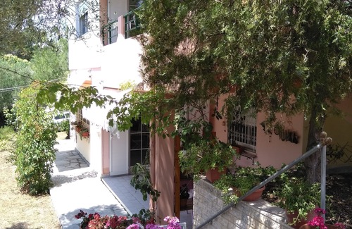 Possidi House | Cottage with garden and parking