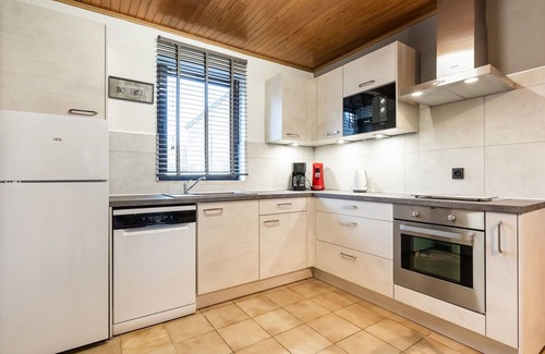 Lessive Cottage | Cottage with Garden, Lessive
