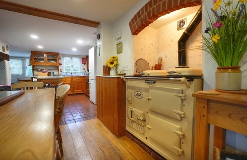 New Forest District Cottage | Cottage With Indoor Swim Spa in New Forest National Park for families or couples