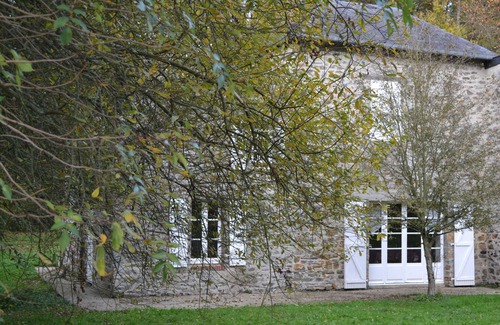 La Baconniere Cottage | Cottage with pond in Mayenne at the gates of Brittany and Normandy