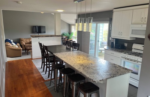 Port Dover Apartment | Cottage with Pool, Dock and close to Sandy Beach