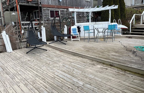 Port Dover Apartment | Cottage with Pool, Dock and close to Sandy Beach
