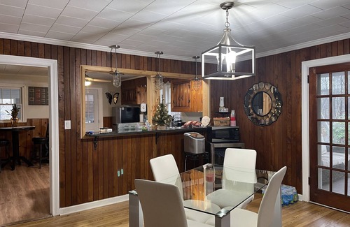 Cliftondale Cottage | Cottage With Private Lake Near Atlanta, Ga Where Business & Nature Connect