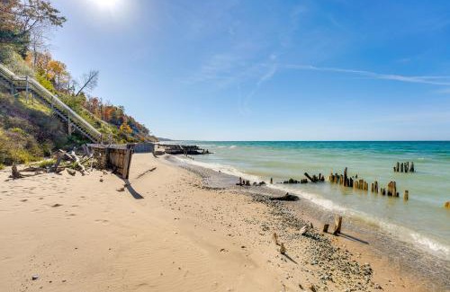Manistee House | Cottage with Private Beach and Fire Pit in Manistee!