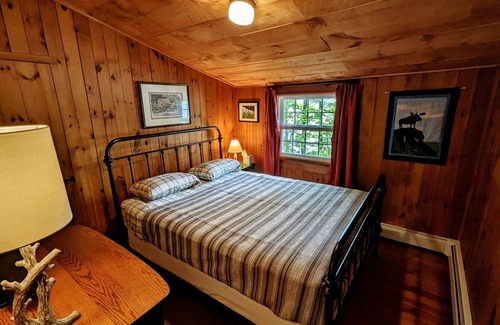 Deerfield Cottage | Cottage with Private Dock on Pleasant Lake Deerfield, NH
