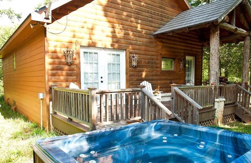 Washington House | Cottage with Private Hot Tub